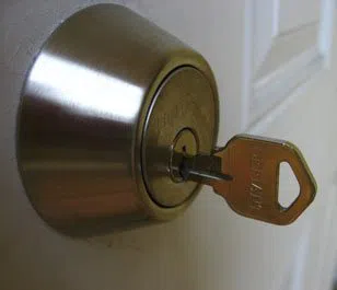 Locksmith Master Shop Middletown, OH 513-323-3104 - 13-Key-Broke-In-Lock