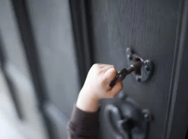 Locksmith Master Shop Middletown, OH 513-323-3104 Locksmith Master Shop Middletown, OH 513-323-3104 - 7-Door-Unlock